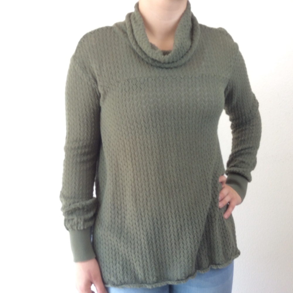 O'Neill turtleneck